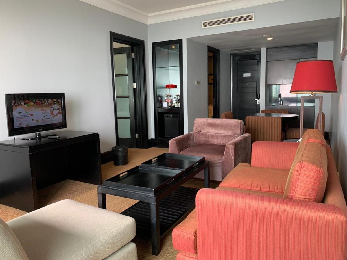 Surya Hotel & Cottages Prigen エクステリア 写真