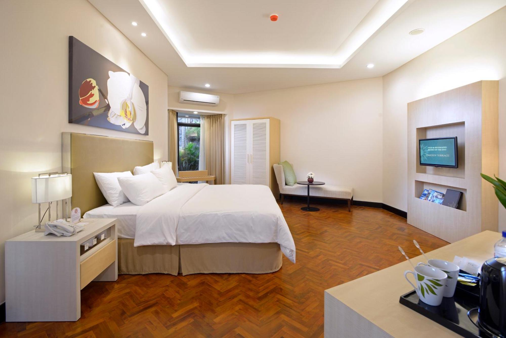 Surya Hotel & Cottages Prigen エクステリア 写真