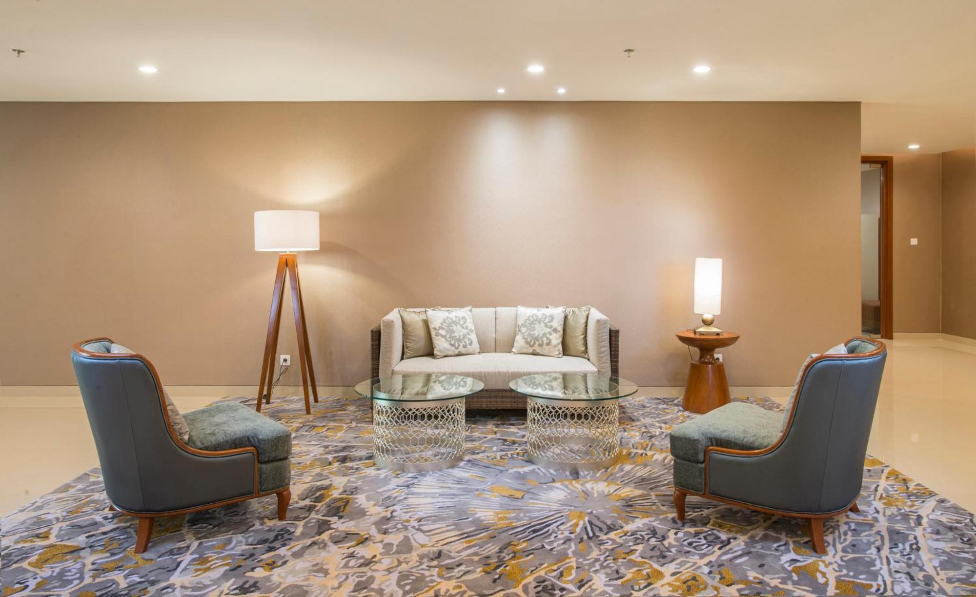 Surya Hotel & Cottages Prigen エクステリア 写真