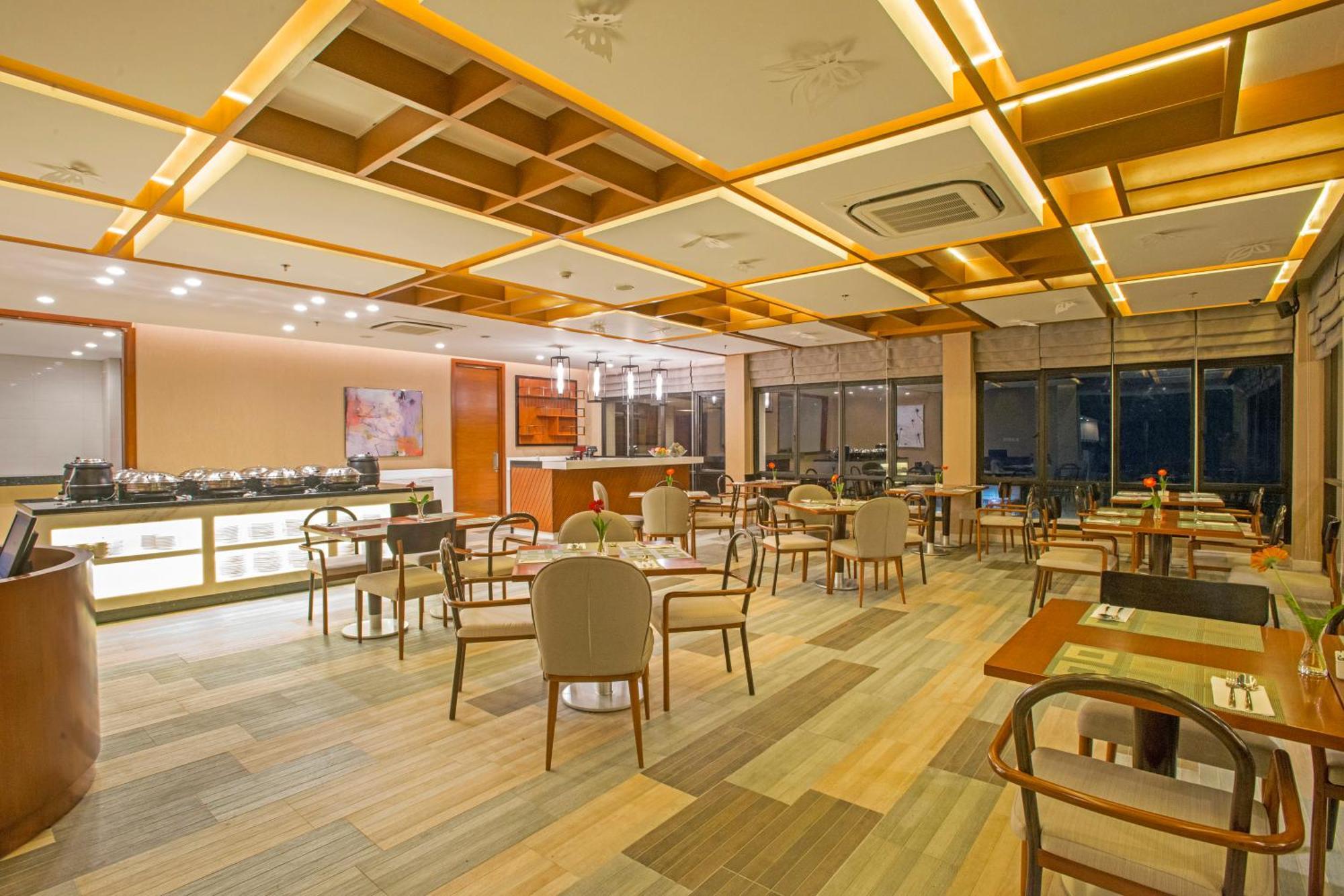Surya Hotel & Cottages Prigen エクステリア 写真
