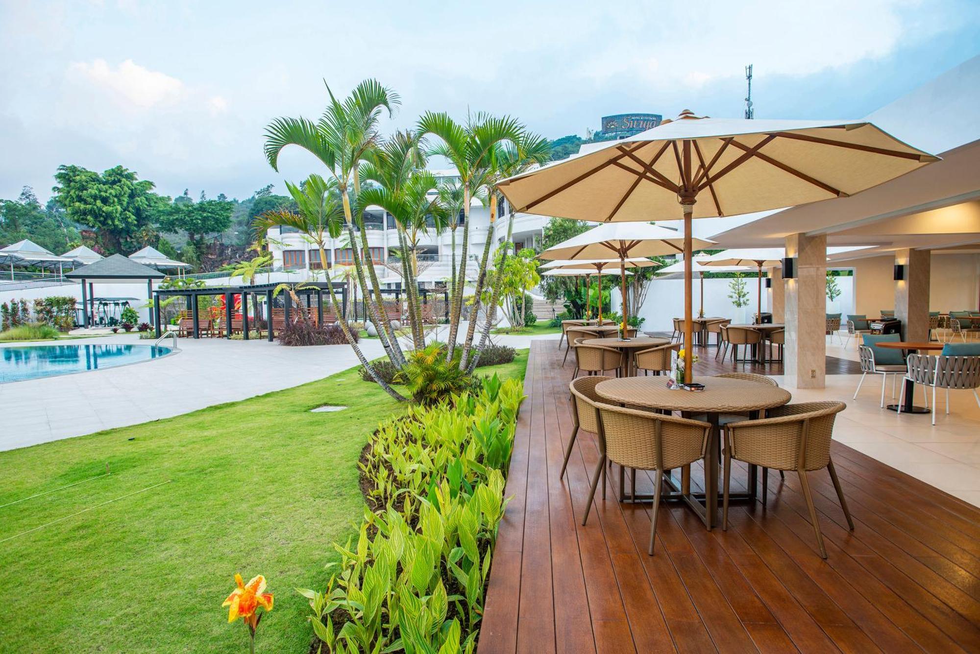 Surya Hotel & Cottages Prigen エクステリア 写真