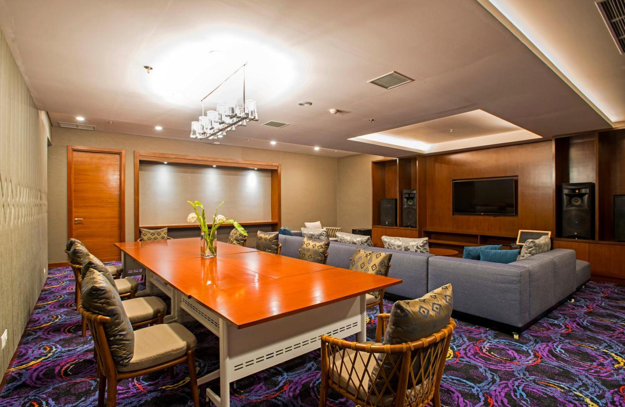 Surya Hotel & Cottages Prigen エクステリア 写真