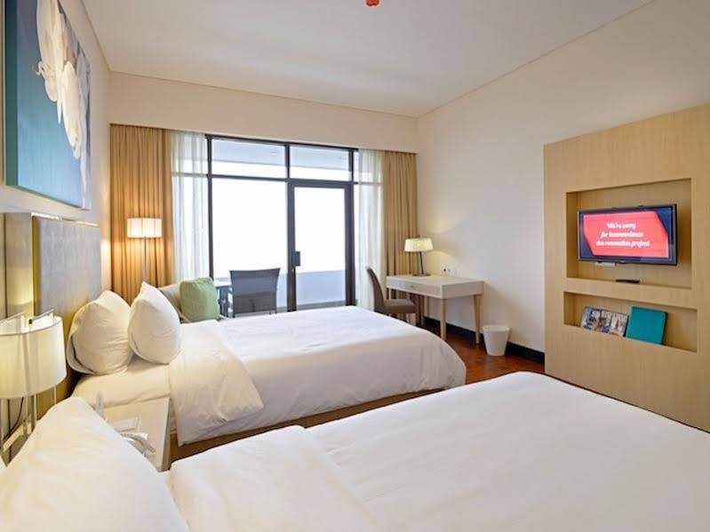 Surya Hotel & Cottages Prigen エクステリア 写真